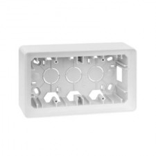 Compra el Kit Front de 3 Elementos y 3 Bases de Enchufe Schuko en Color  Blanco - Referencia 10020302-130